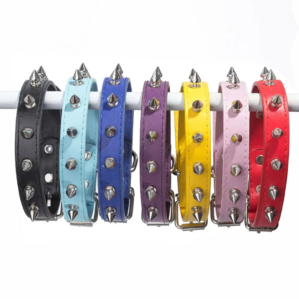 Farbenfrohes Lederhalsband mit Nieten – Verstellbares Haustierhalsband mit Zierspitzen für Hunde & Katzen