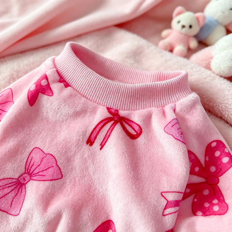 Schleifen-Fleece-Pyjama für Kleine Hunde – Kuscheliges Valentinstag-Outfit für Hündinnen