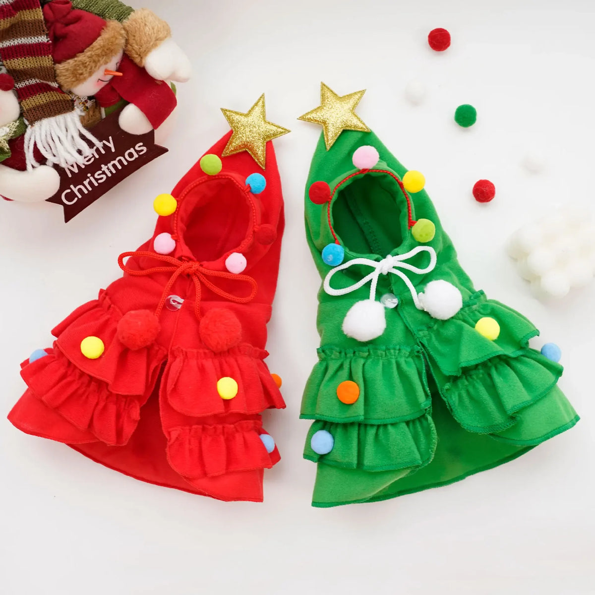 Weihnachtsbaum-Kostüm für Haustiere – Festlicher Umhang mit Stern & Pompons für Hunde & Katzen