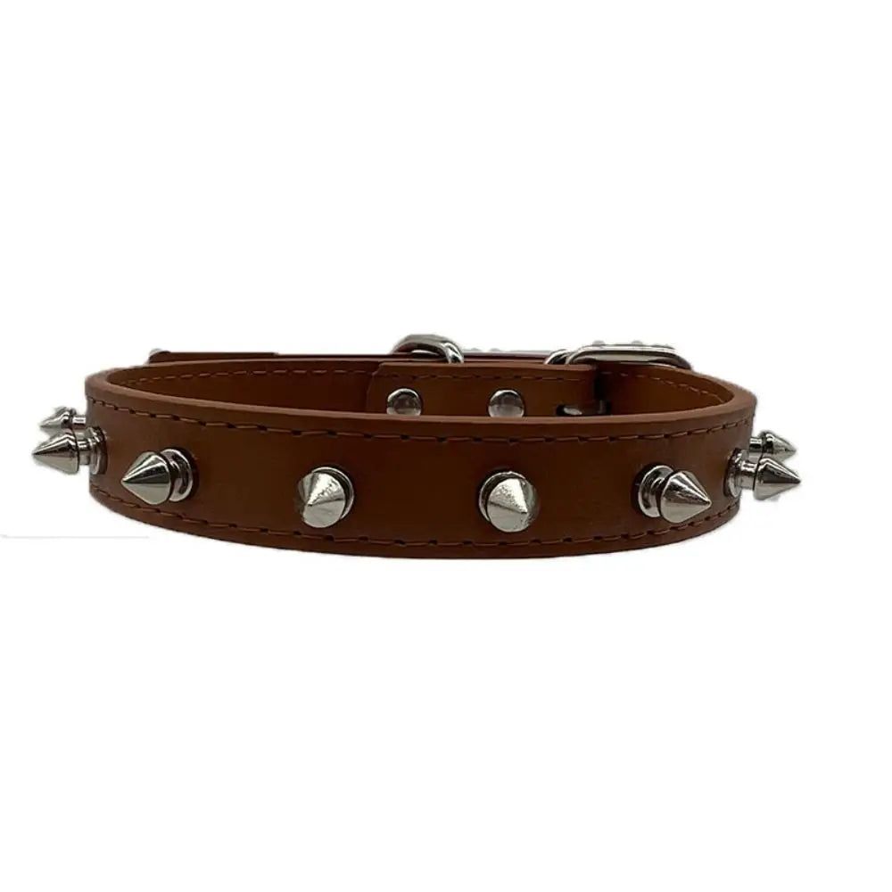 Farbenfrohes Lederhalsband mit Nieten – Verstellbares Haustierhalsband mit Zierspitzen für Hunde & Katzen