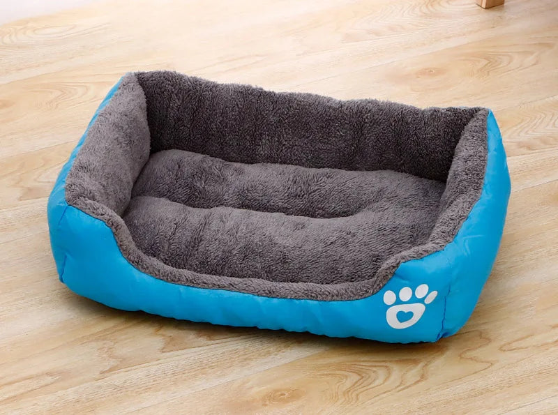 Warmes Quadratisches Haustierbett – Gemütliches Hunde- & Katzenbett